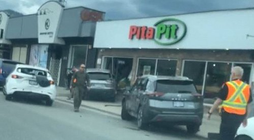 ‘Chain-reaction collision’ sends 2 vehicles crashing into Rutland Pita Pit